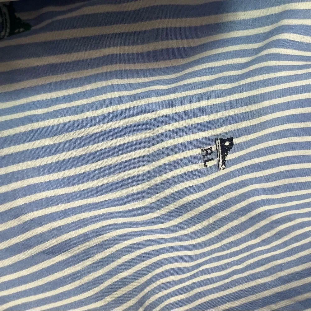 Ralph Lauren Natural stretch Boys striped sneaker Button down. Size L.